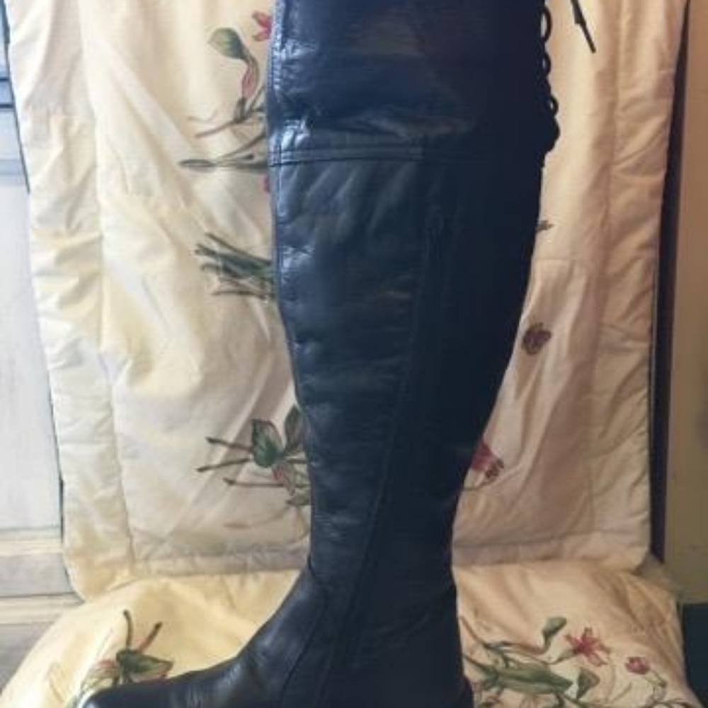 Boots - Picture 2 of 4